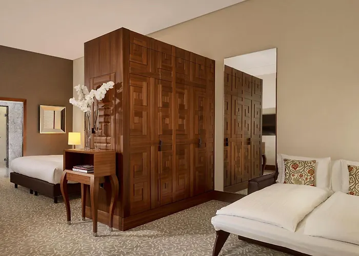 The Ritz-carlton, Hotel
