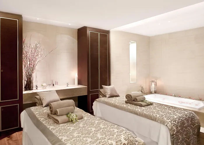 The Ritz-carlton, Hotel 5*