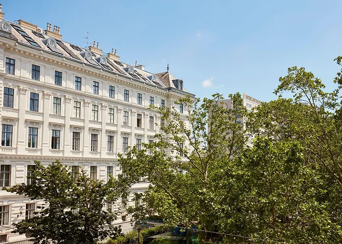 The Ritz-carlton,