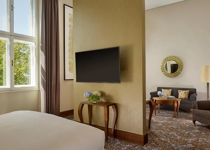 The Ritz-carlton, 5*