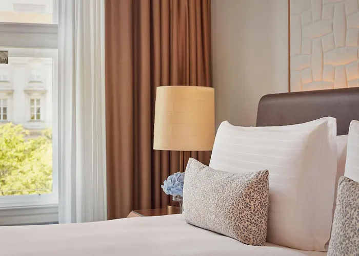 Отель The Ritz-carlton,