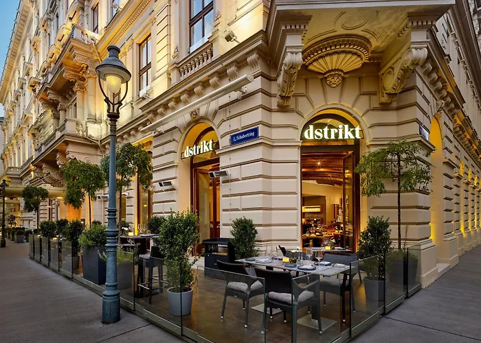 Отель The Ritz-carlton, 5*