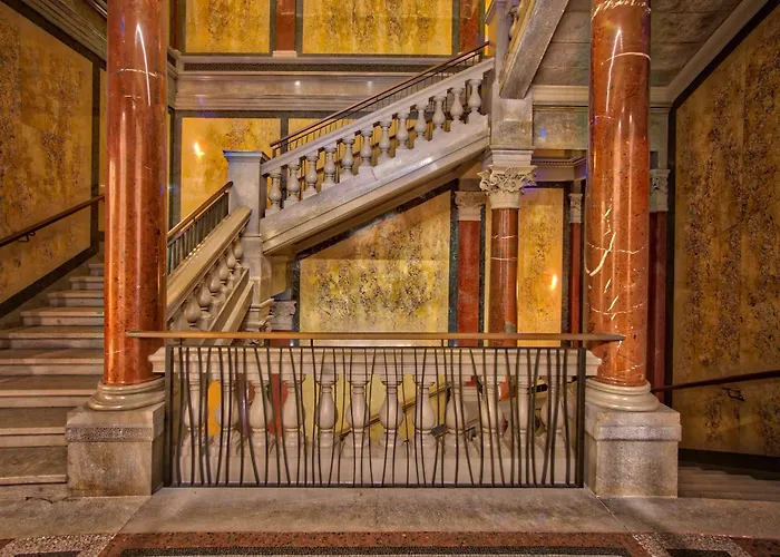 The Ritz-carlton, Отель Вена