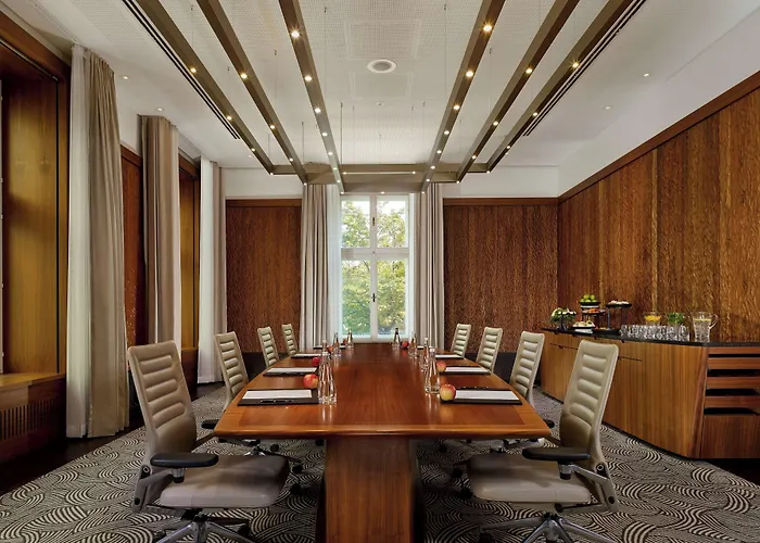 The Ritz-carlton, 5*
